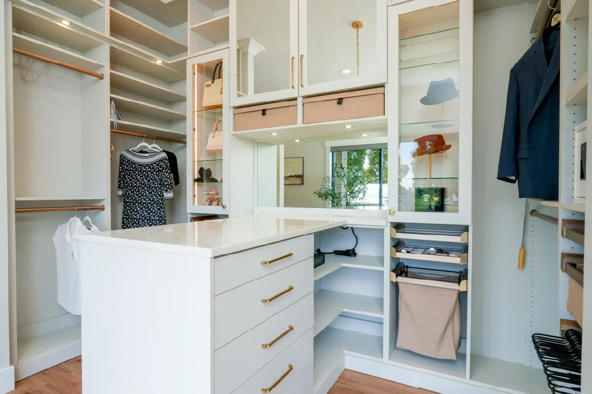 The closet butler trento showroom drawers.