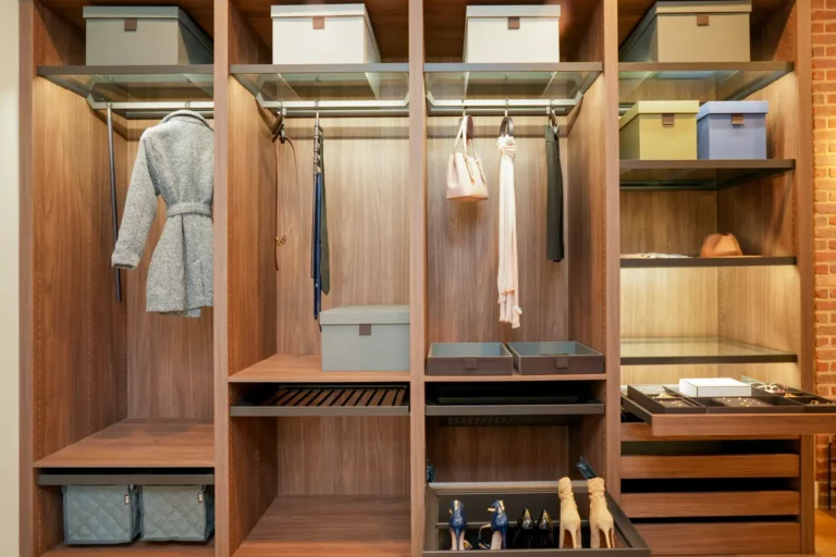 The closet butler salice showroom feature.